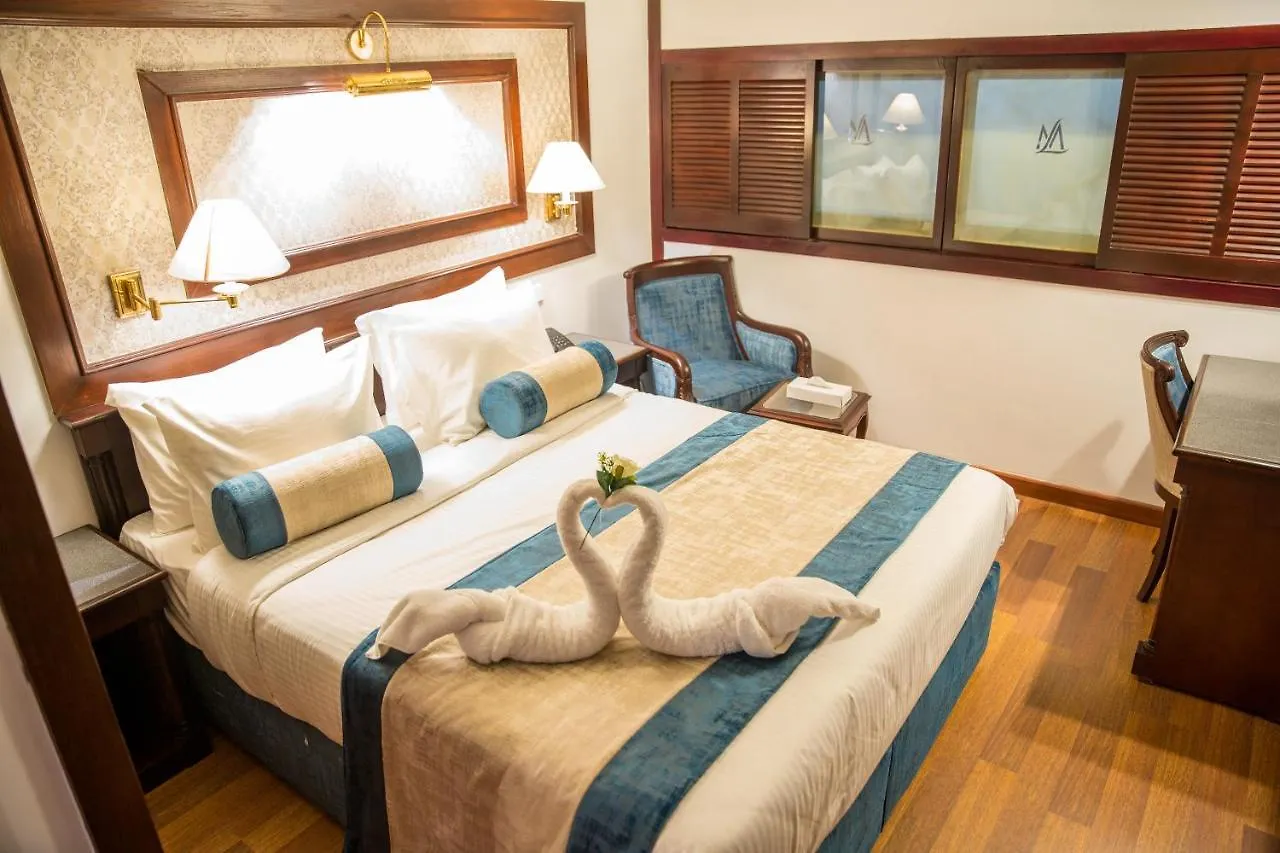 Båthotell Champollion II 5 Stars Nile Cruise Hotell Luxor Egypten