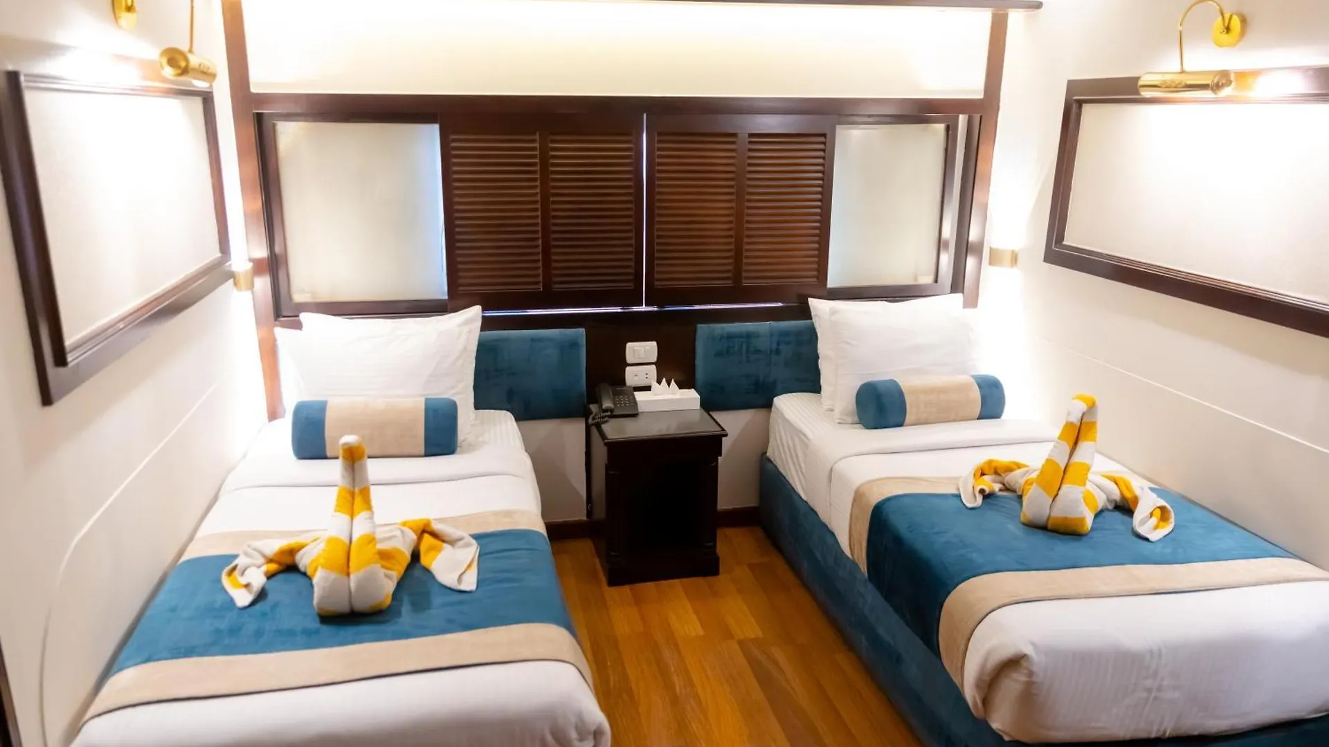 Champollion II 5 Stars Nile Cruise Hotell Luxor Båthotell